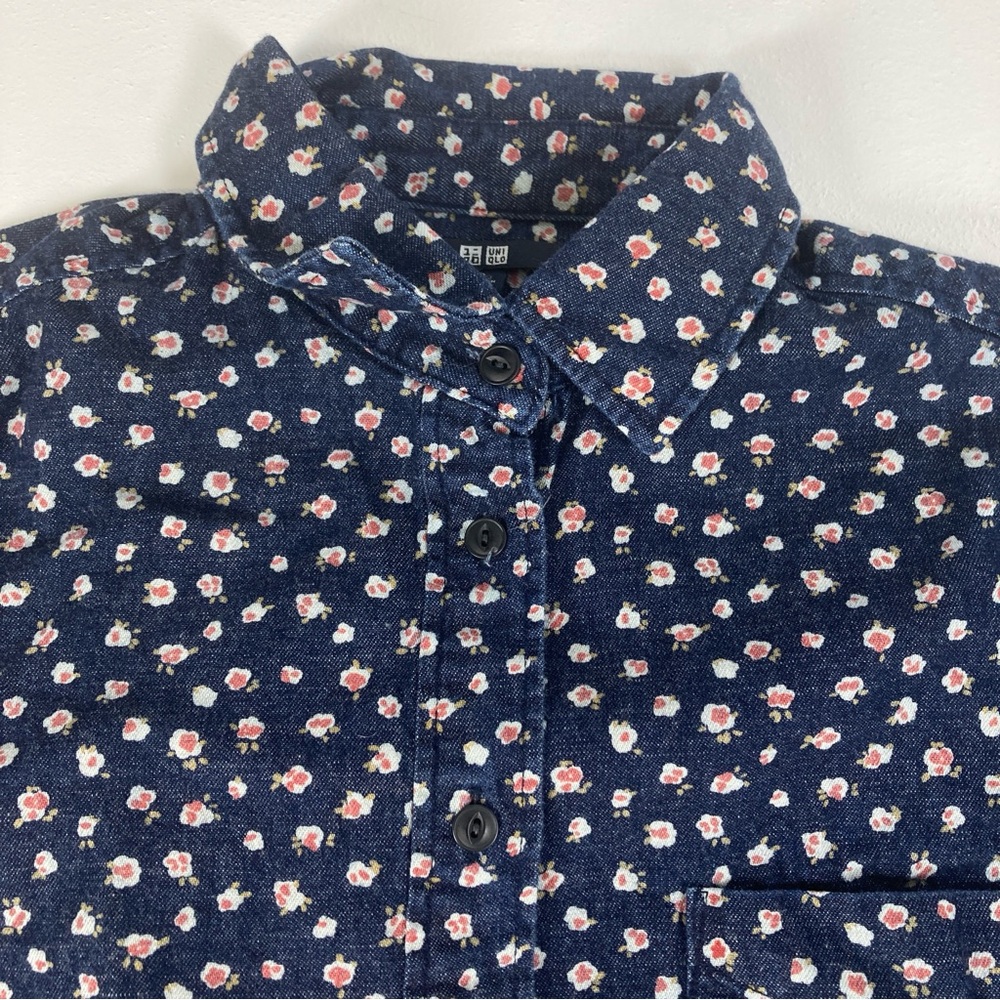 UNIQLO Shirt Women Blue Denim Cotton Red Floral Button Front S Casual Pocket - Picture 3 of 15
